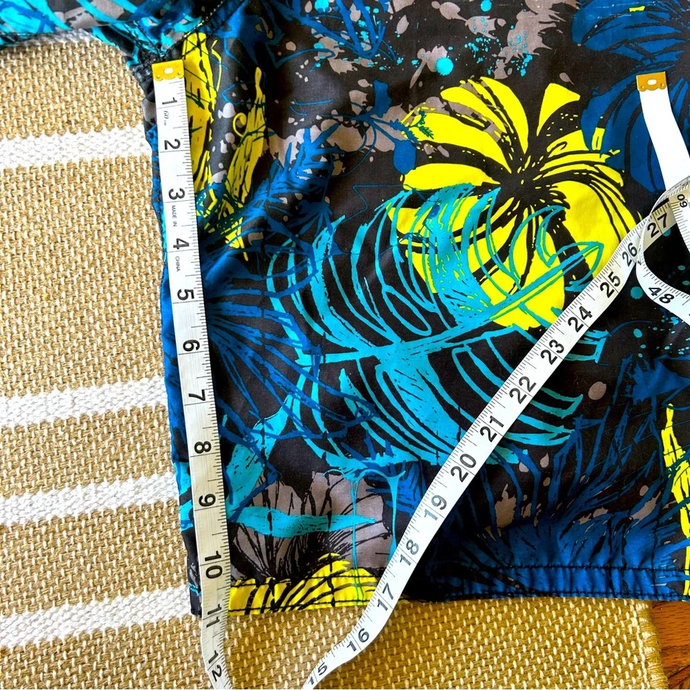 Boys Swims Trunks - Size XL (16/18)